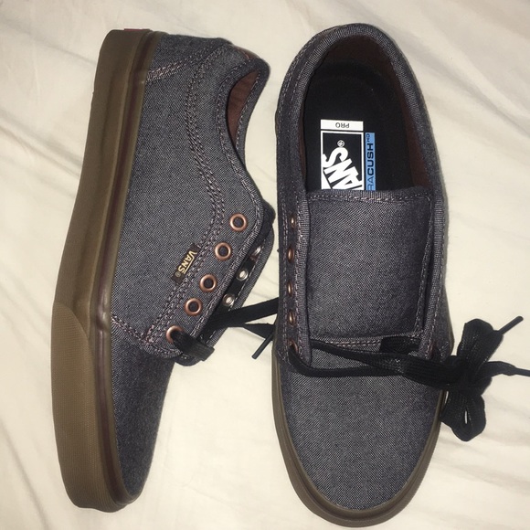 chukka low oxford black gum